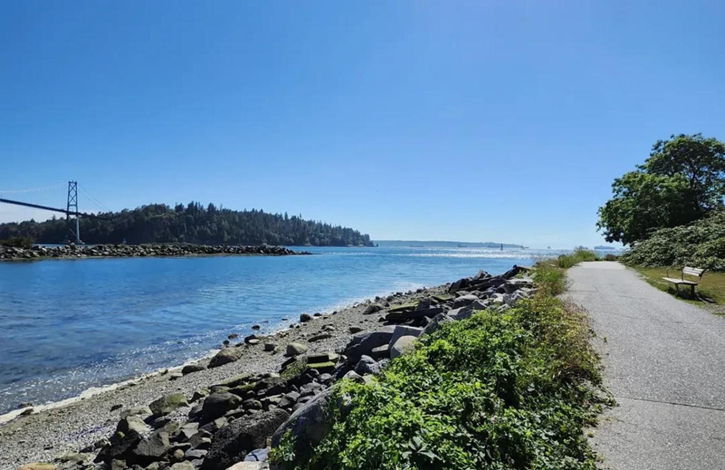 F Homestay-Vancouver Ca Уест Ванкувър Екстериор снимка